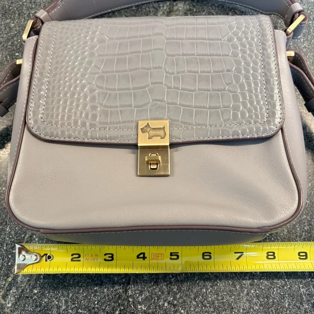 Radley London Light Grey Leather
Crossbody Bag - Picture 9 of 10